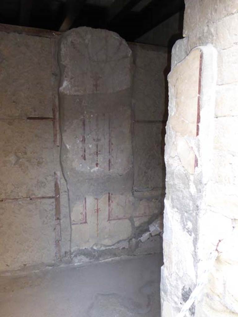 V 7, Herculaneum, October 2014. Looking through doorway into small room in north-west corner of atrium.  Photo courtesy of Michael Binns.